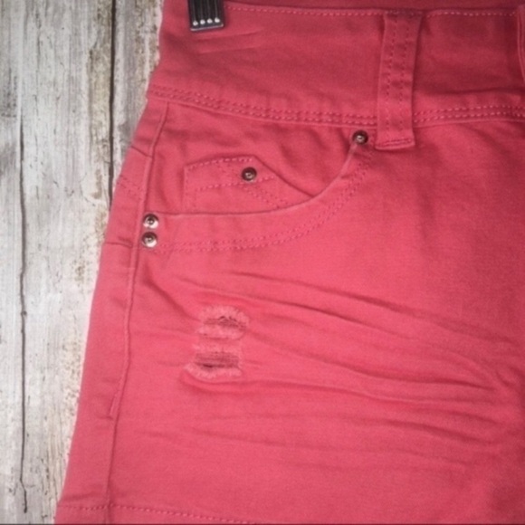 NWT YMI Midi Shell Pink Shorts - Picture 2 of 5